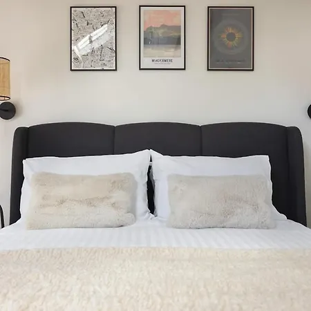 The Ferry View Apartment