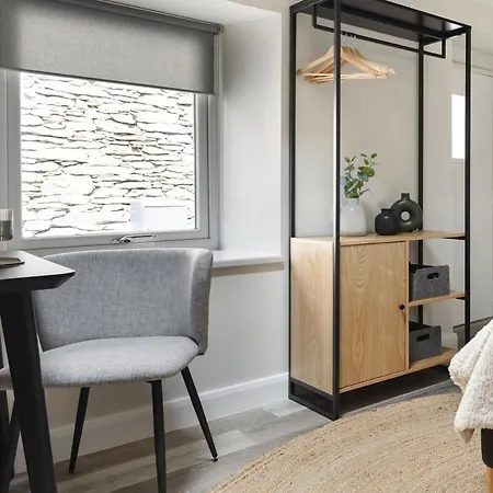 The Ferry View Apartment *